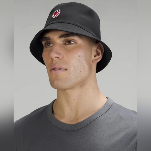 Lululemon Both Ways Reversible Bucket Hat Graphic In Black And True Navy S/M